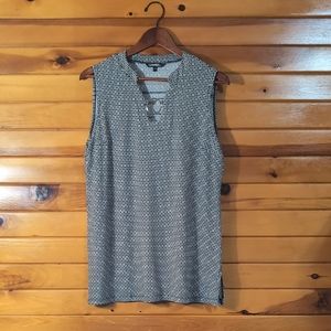 Sleeveless Patterned Shirt